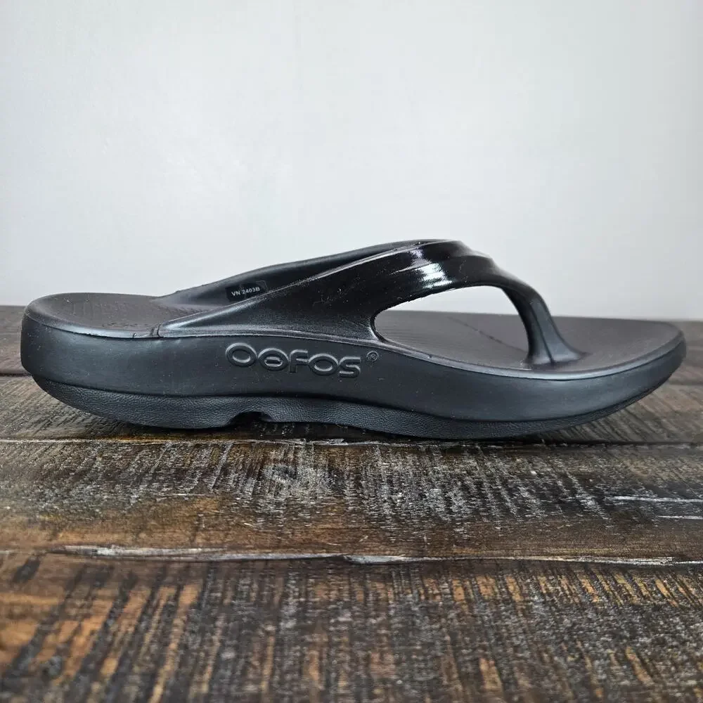 NEW Oofos Oolala Womens Size 8 Recovery Slip-On Comfort Flip Flops Sandals Black